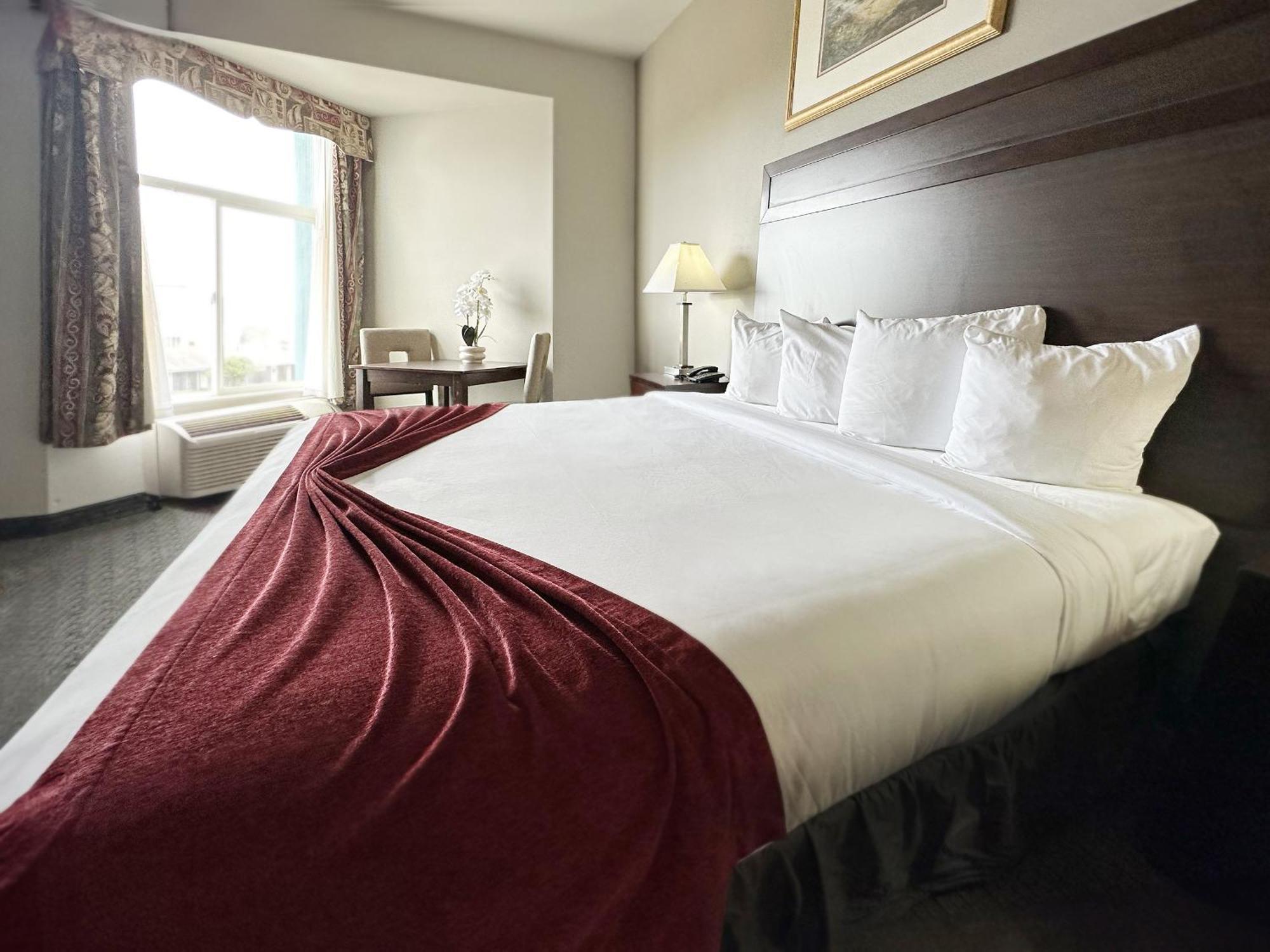 Bayvue Hotel, Resort & Suites Оушън Шорс Екстериор снимка