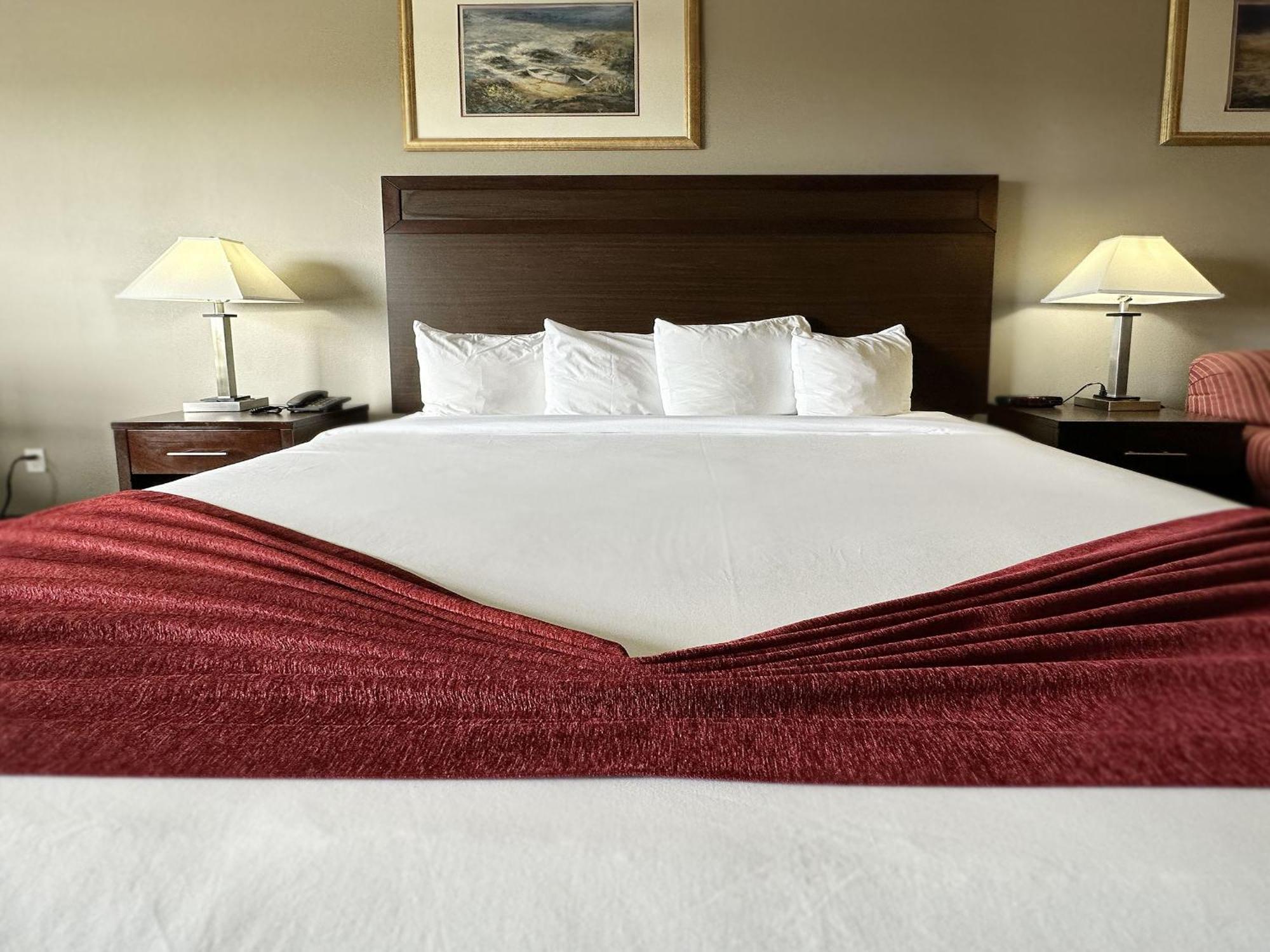 Bayvue Hotel, Resort & Suites Оушън Шорс Екстериор снимка