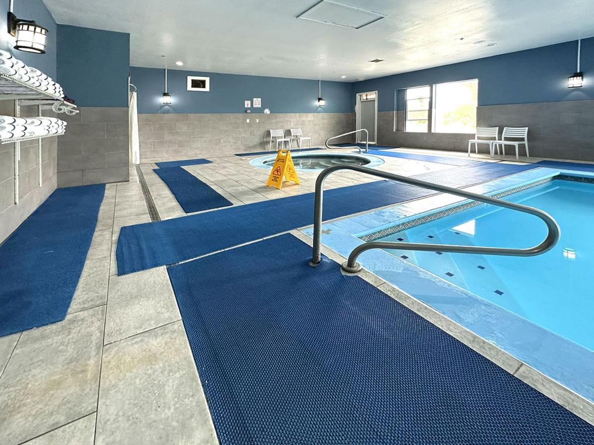 Bayvue Hotel, Resort & Suites Оушън Шорс Екстериор снимка