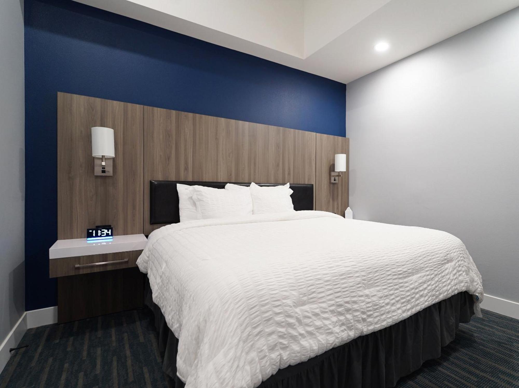 Bayvue Hotel, Resort & Suites Оушън Шорс Екстериор снимка