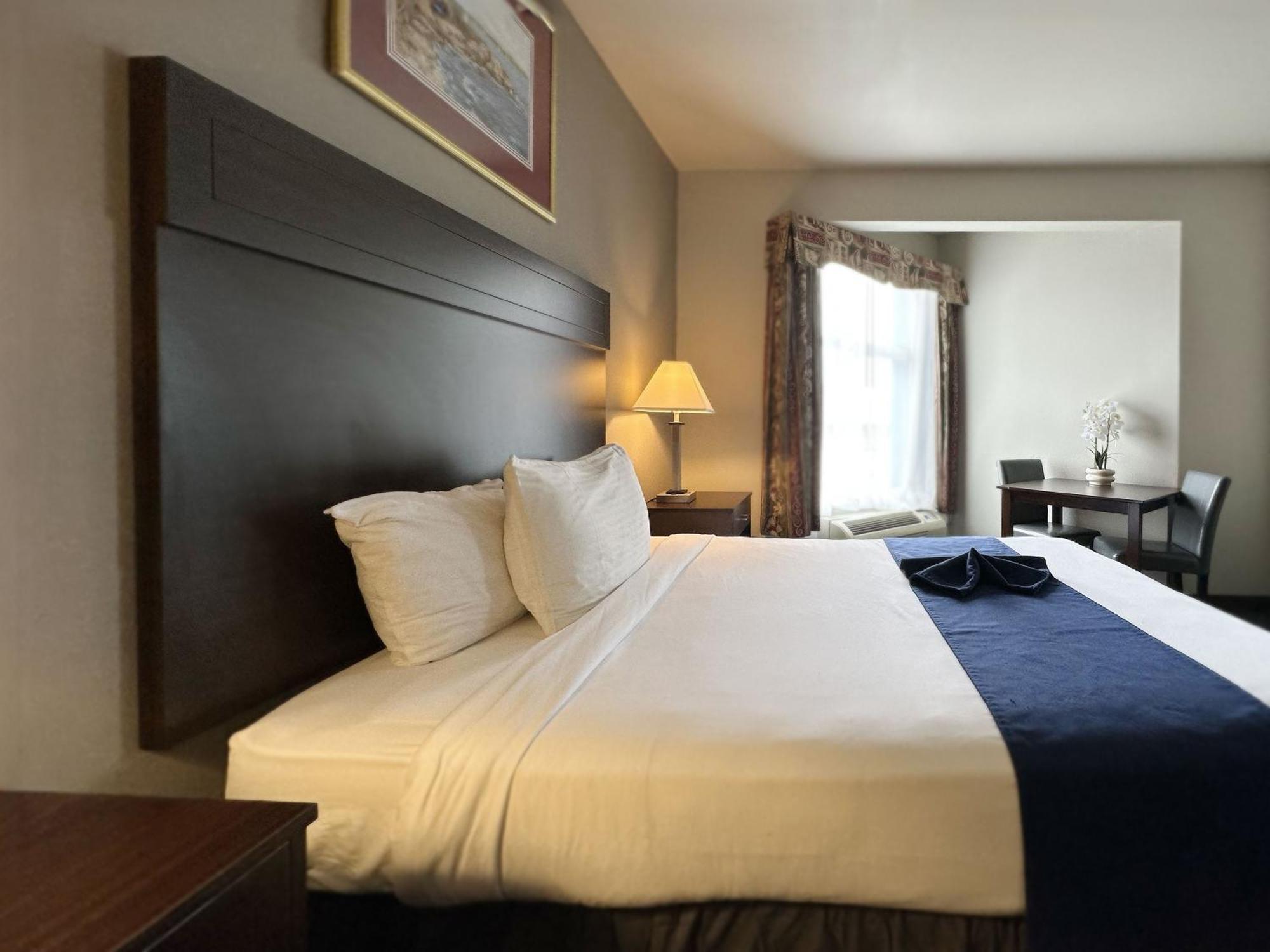 Bayvue Hotel, Resort & Suites Оушън Шорс Екстериор снимка